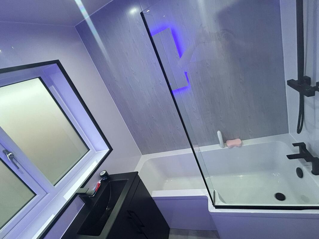 professional-tiled-shower-room-area-3